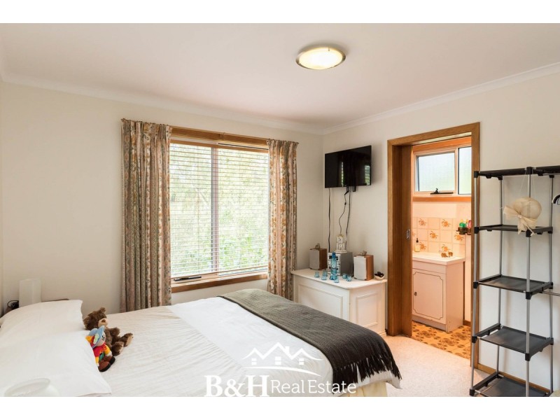 50 Deviation Road, Penguin TAS 7316