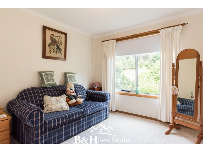 50 Deviation Road, Penguin TAS 7316