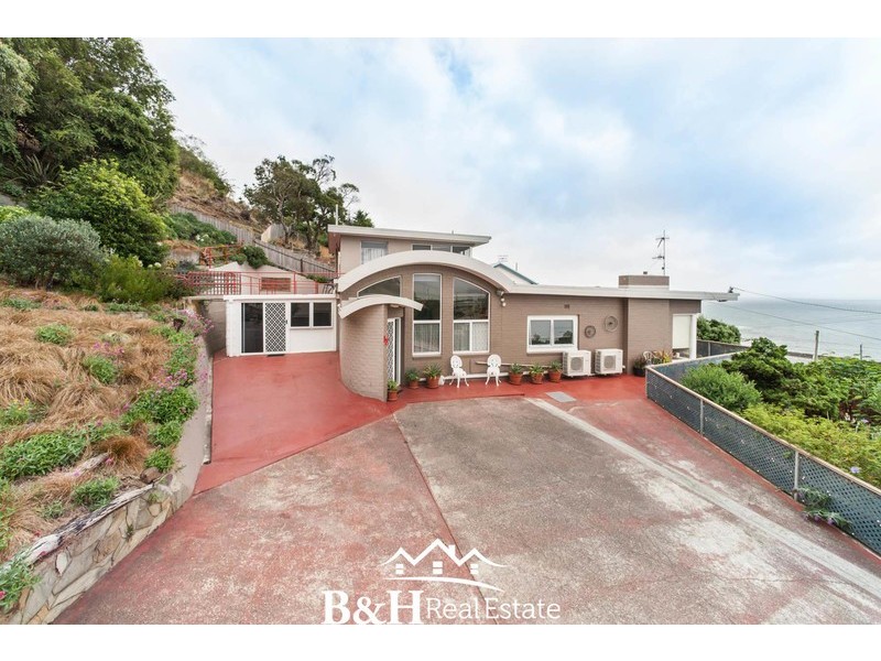 17 Bay Street, Parklands TAS 7320