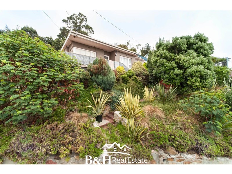 17 Bay Street, Parklands TAS 7320