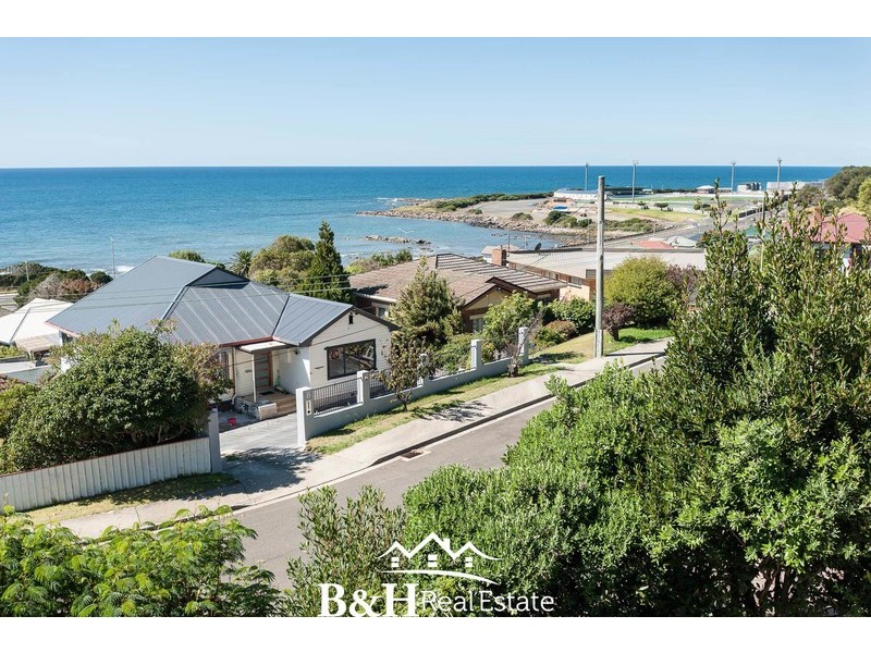 17 Bay Street, Parklands TAS 7320