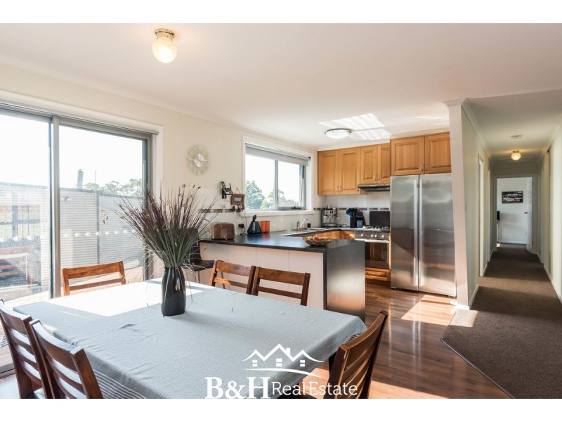 11 Recreation Drive, Penguin TAS 7316