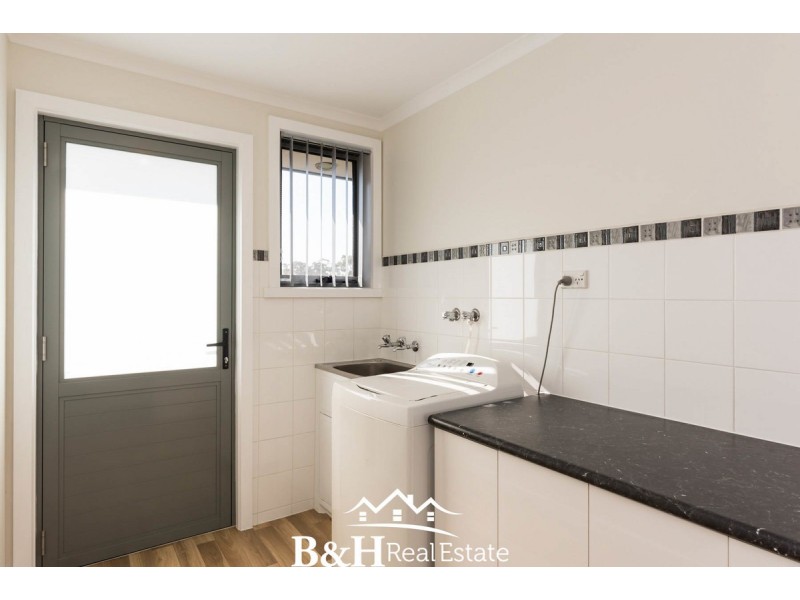 11 Recreation Drive, Penguin TAS 7316