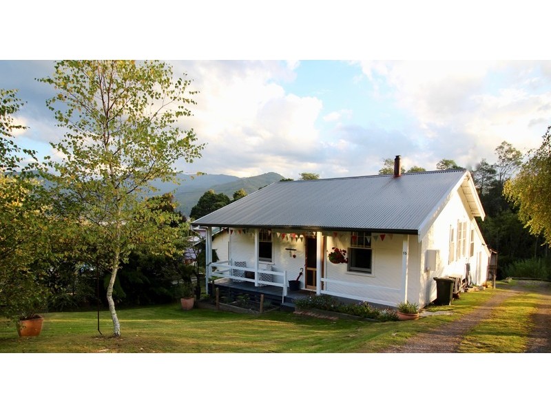15 Clemons Street, Rosebery TAS 7470
