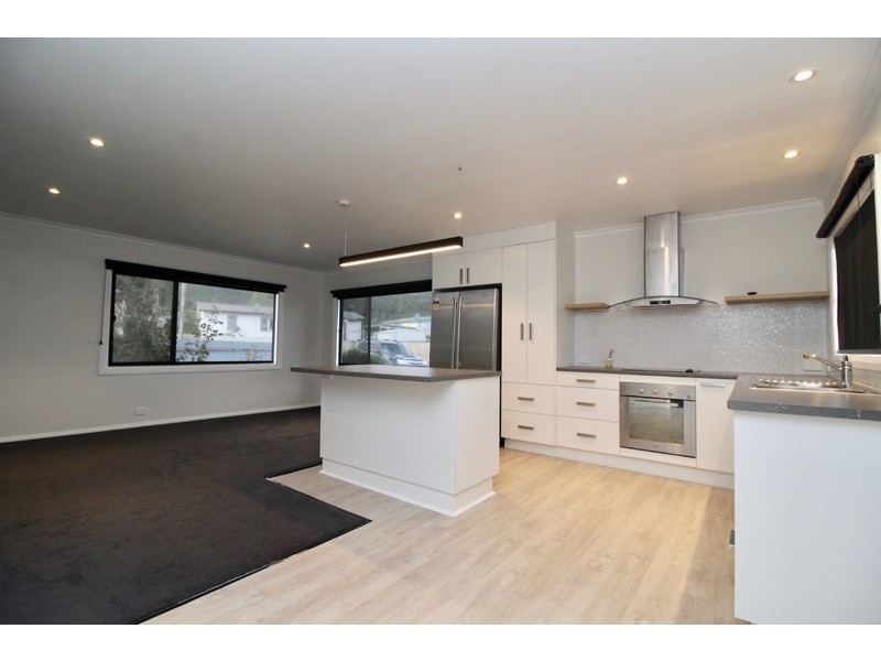 8 Mathew Street, Queenstown TAS 7467