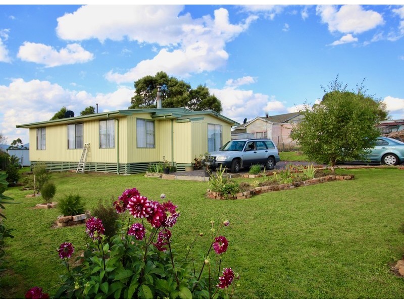 5 Blackwood Street, Zeehan TAS 7469