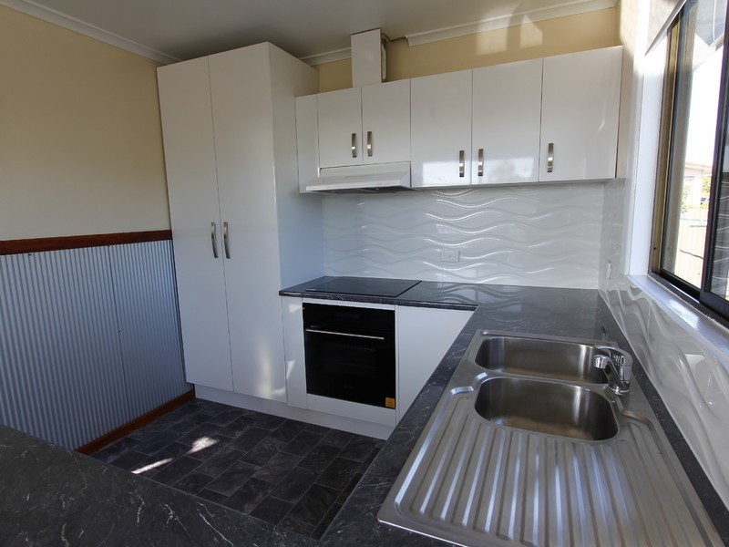 16 Dooley Street, West Ulverstone TAS 7315