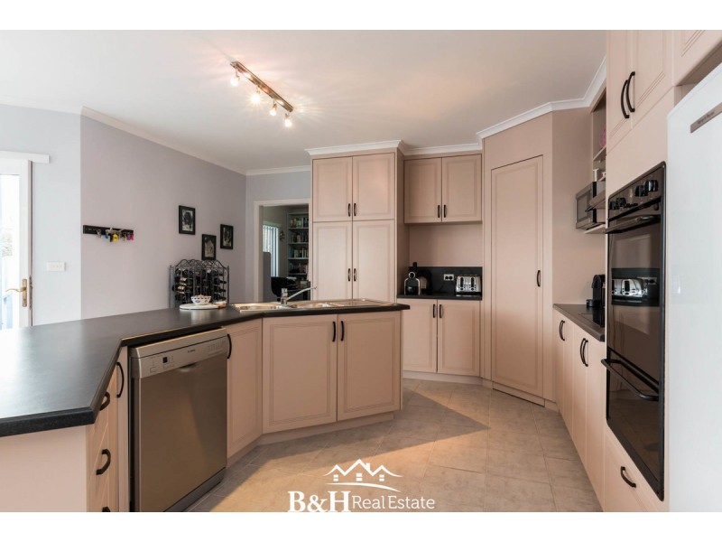 8 Russell Avenue, Ulverstone TAS 7315