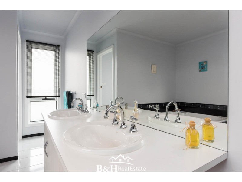 8 Russell Avenue, Ulverstone TAS 7315