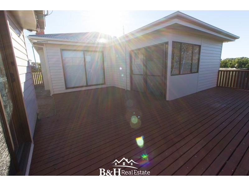 16 Whitford Street, Upper Burnie TAS 7320