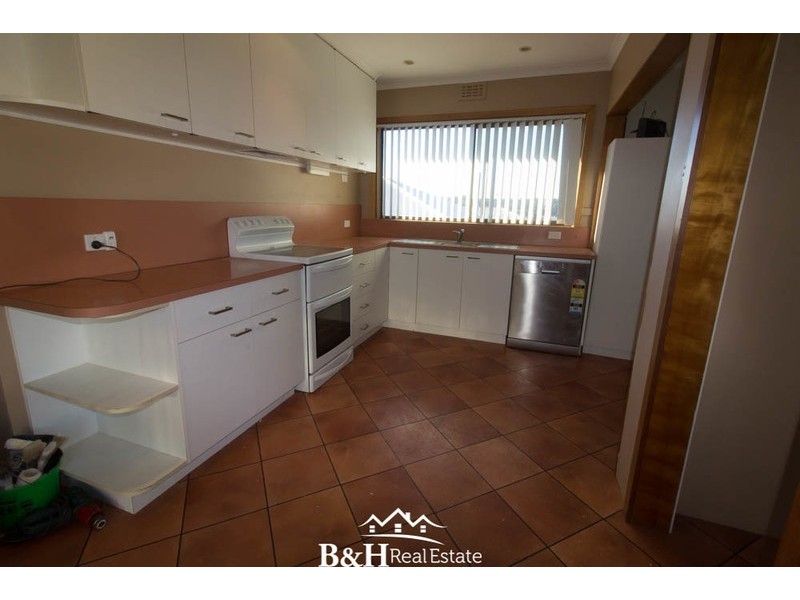 16 Whitford Street, Upper Burnie TAS 7320