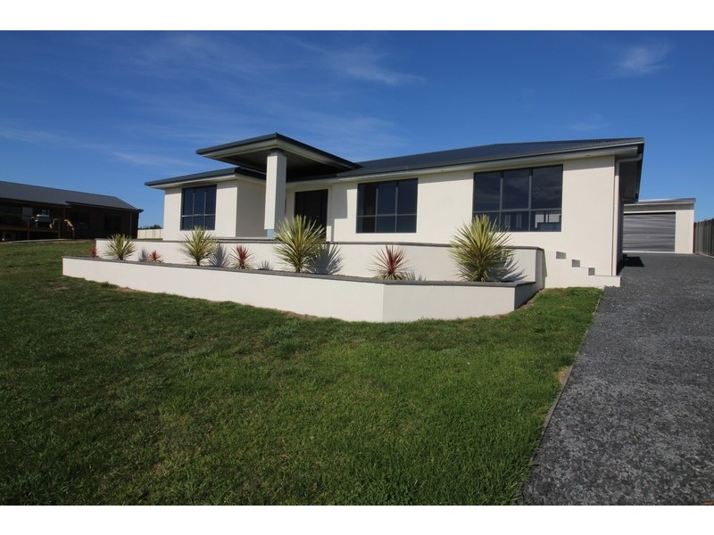 12 Hales Street, Penguin TAS 7316