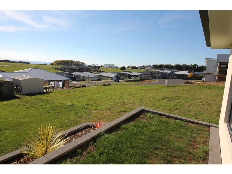 12 Hales Street, Penguin TAS 7316