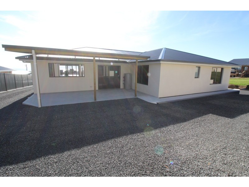 12 Hales Street, Penguin TAS 7316