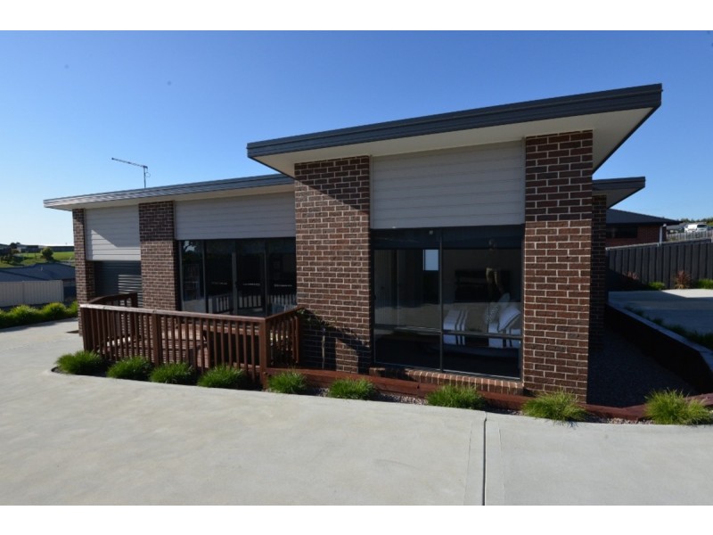 1/8 Hales Street, Penguin TAS 7316
