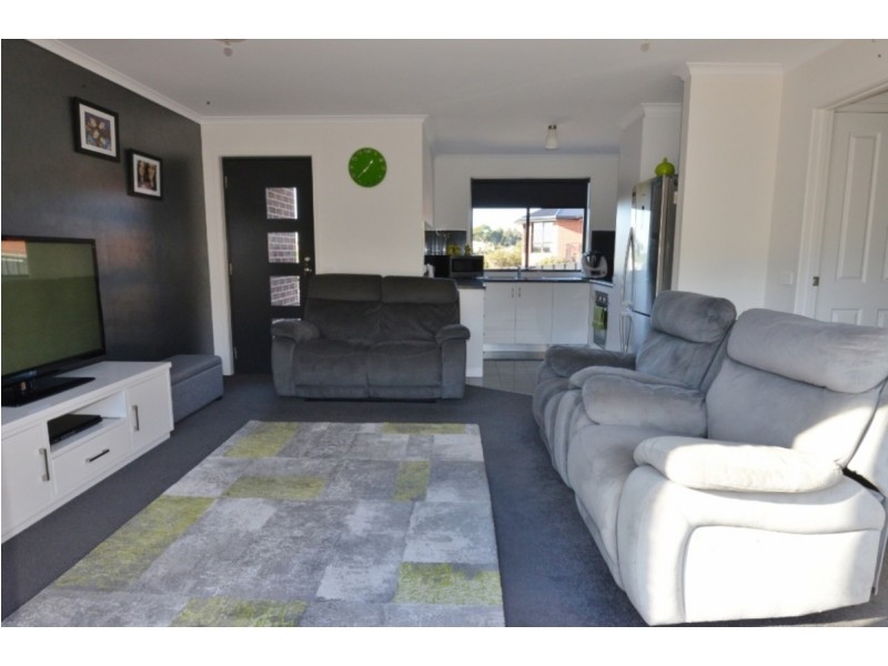 1/8 Hales Street, Penguin TAS 7316