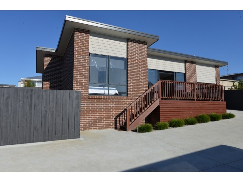 2/8 Hales Street, Penguin TAS 7316
