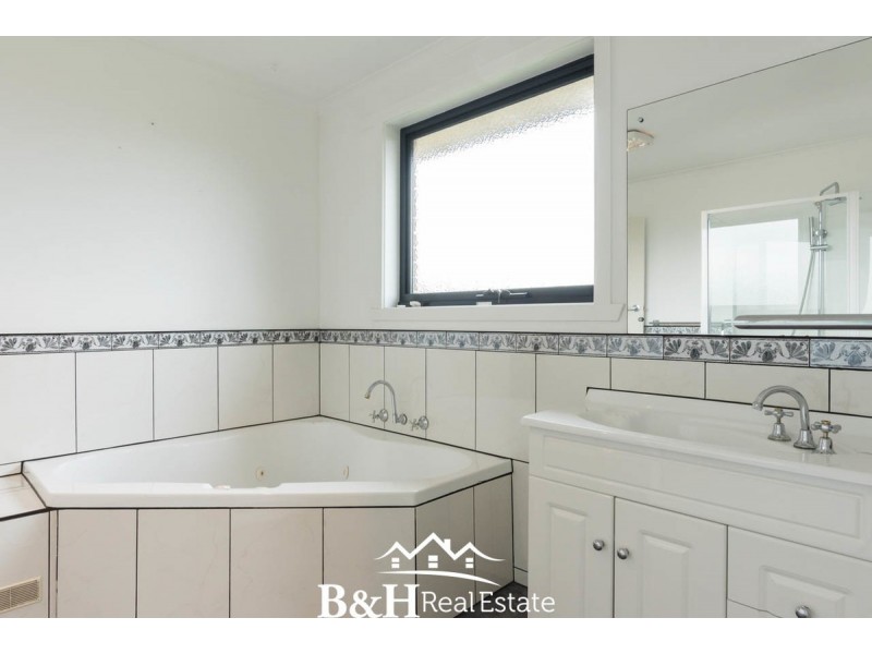 3 Hambledon Avenue, Park Grove TAS 7320