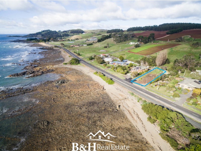 212 Main Road, Penguin TAS 7316