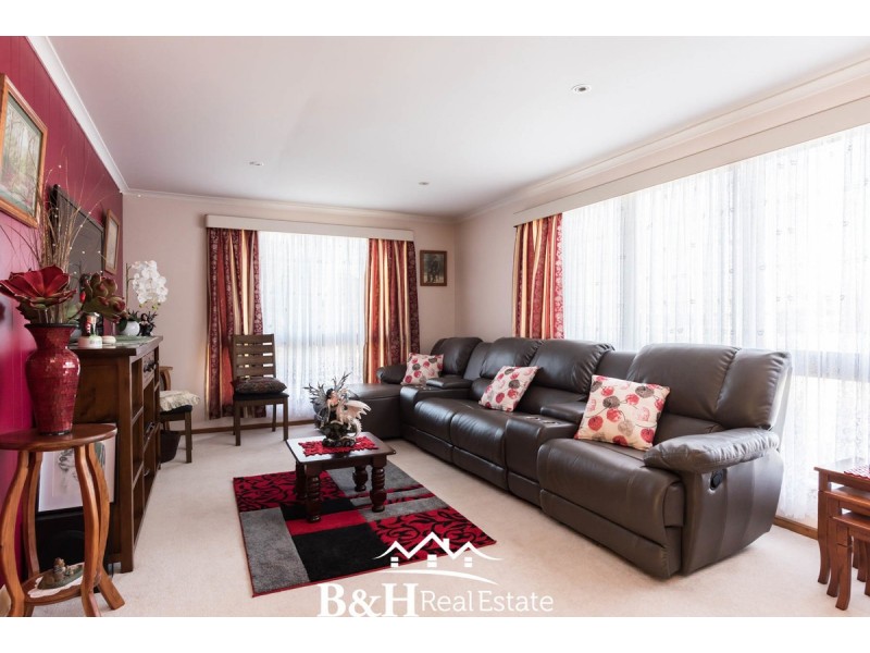 15 Churchill Avenue, Upper Burnie TAS 7320