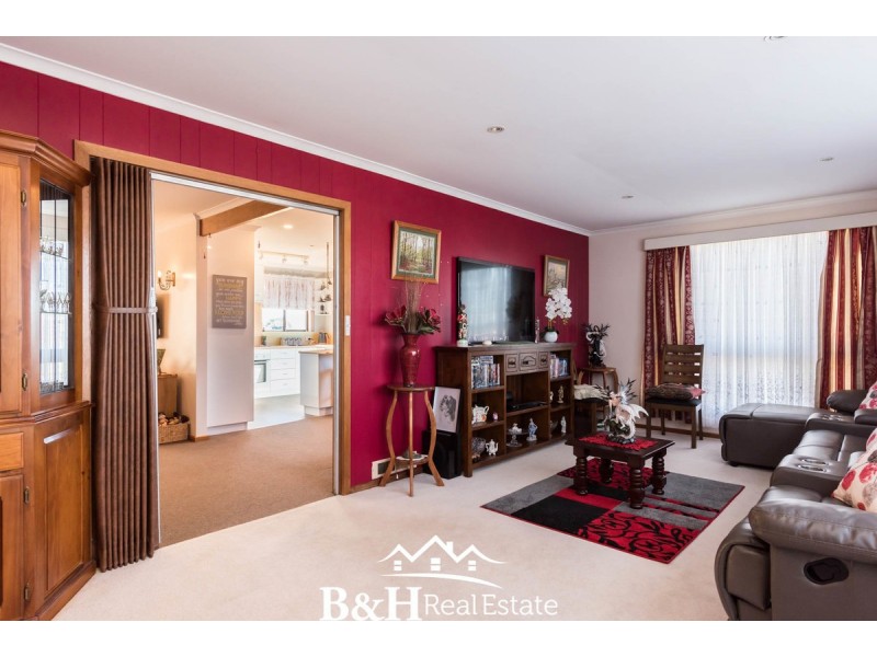 15 Churchill Avenue, Upper Burnie TAS 7320