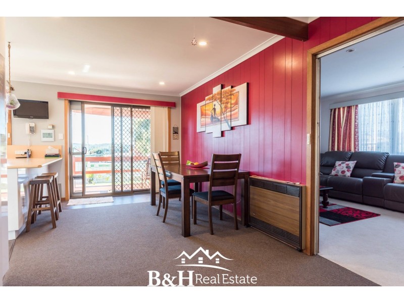15 Churchill Avenue, Upper Burnie TAS 7320