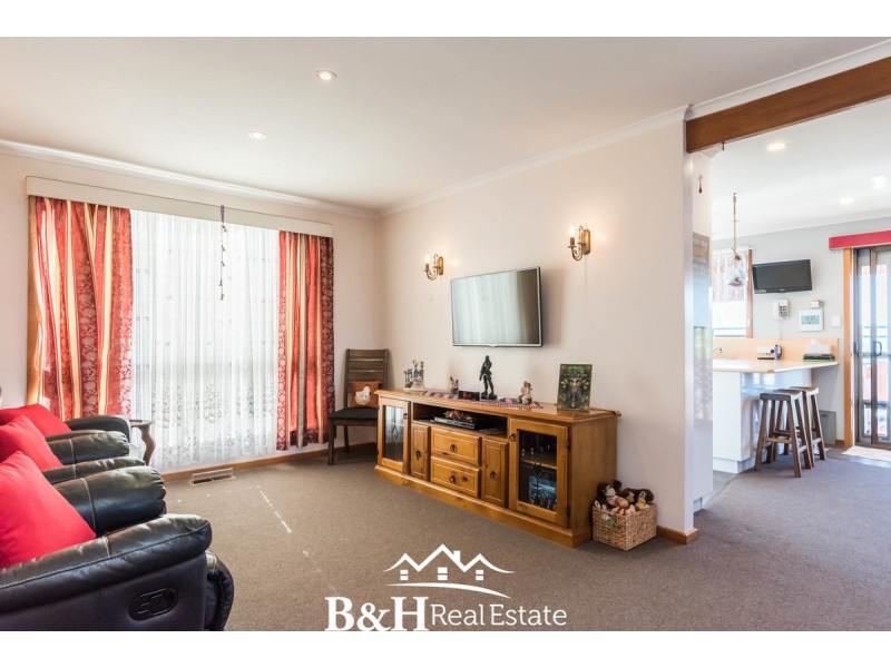 15 Churchill Avenue, Upper Burnie TAS 7320