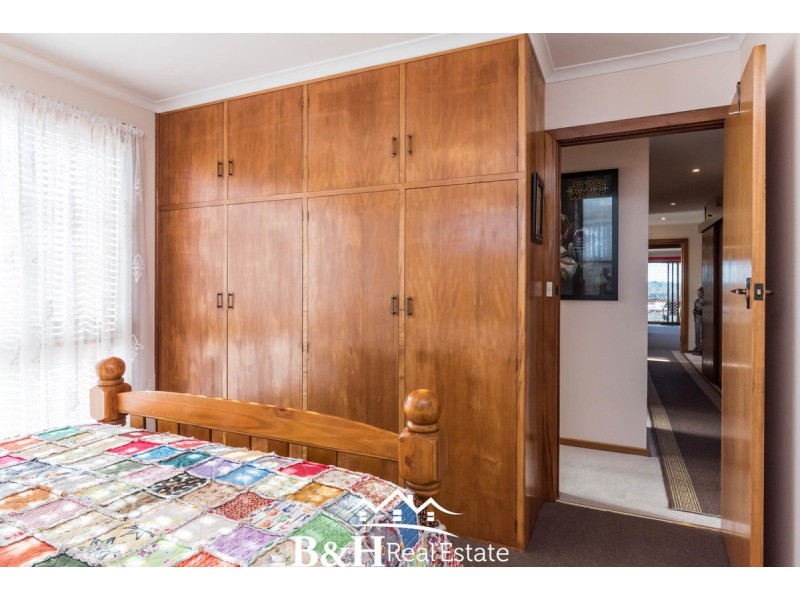 15 Churchill Avenue, Upper Burnie TAS 7320