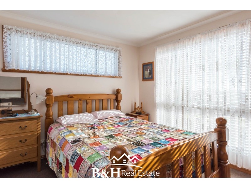 15 Churchill Avenue, Upper Burnie TAS 7320