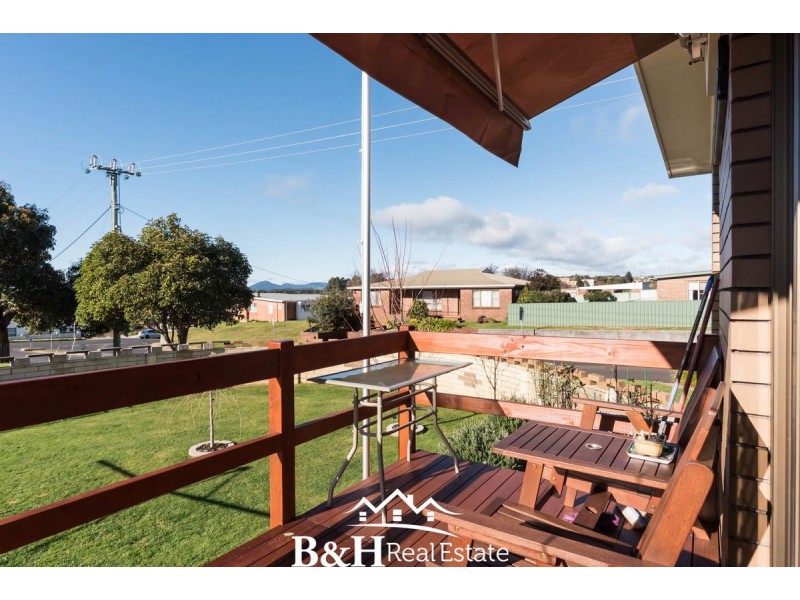 15 Churchill Avenue, Upper Burnie TAS 7320