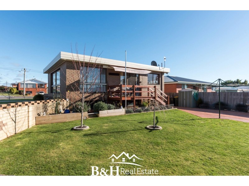 15 Churchill Avenue, Upper Burnie TAS 7320