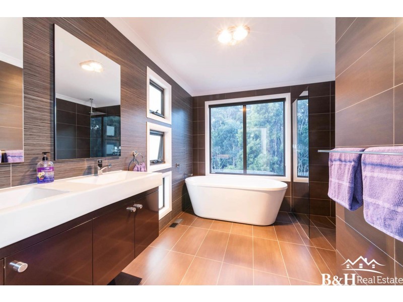27 Dowling Drive, Romaine TAS 7320
