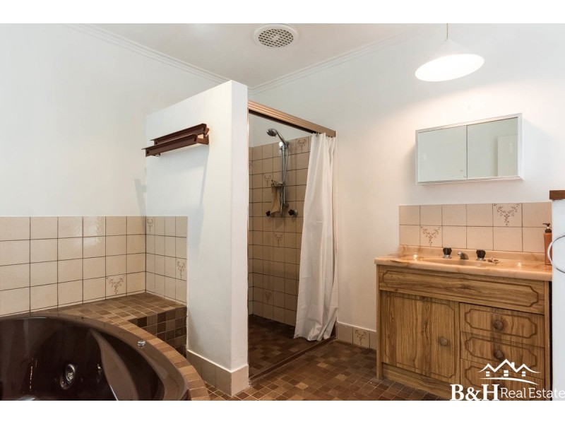 132 South Road, West Ulverstone TAS 7315