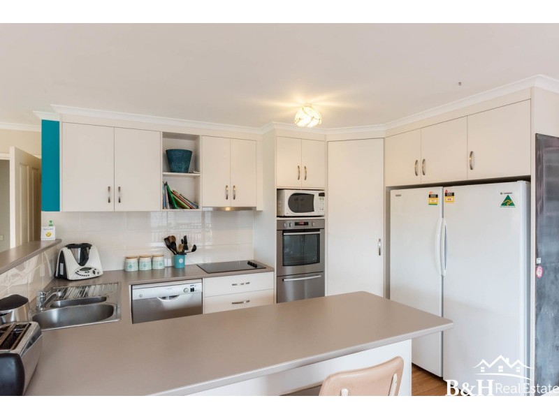 9 Reeve Street, Somerset TAS 7322