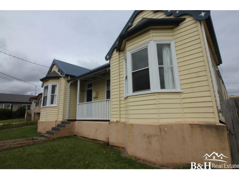 54 Wenvoe Street, Devonport TAS 7310