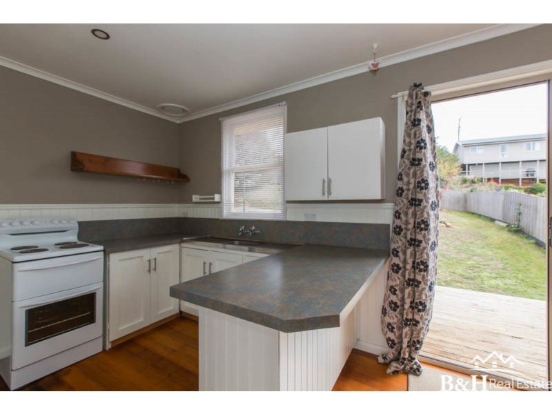 28 Jacobs Crescent, Upper Burnie TAS 7320