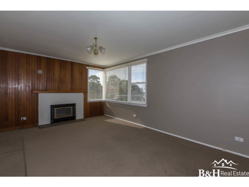 28 Jacobs Crescent, Upper Burnie TAS 7320