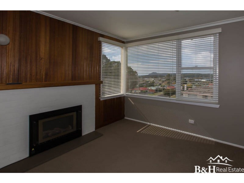 28 Jacobs Crescent, Upper Burnie TAS 7320