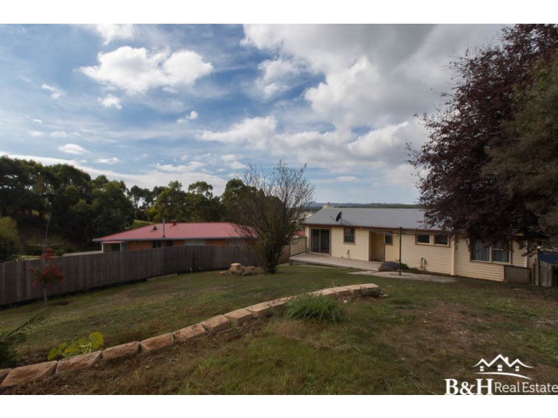 28 Jacobs Crescent, Upper Burnie TAS 7320
