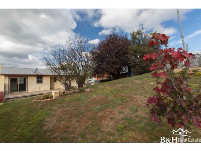 28 Jacobs Crescent, Upper Burnie TAS 7320