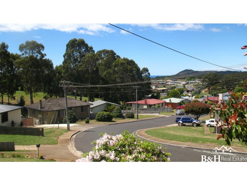 28 Jacobs Crescent, Upper Burnie TAS 7320