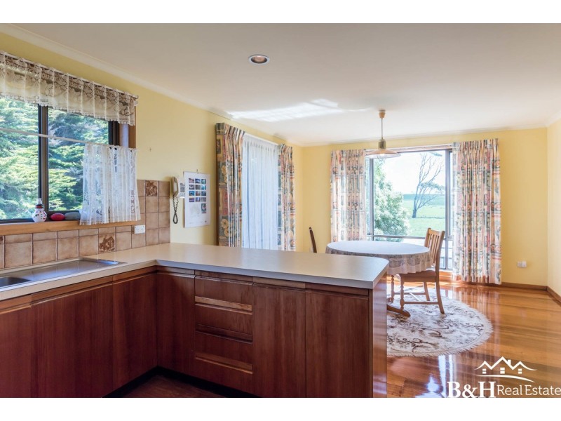 2 Ritchie Avenue, Downlands TAS 7320