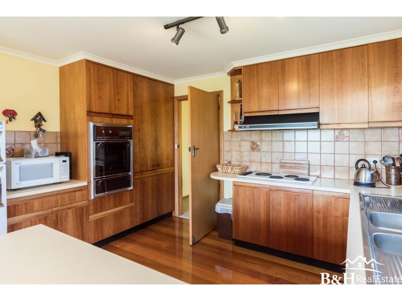 2 Ritchie Avenue, Downlands TAS 7320