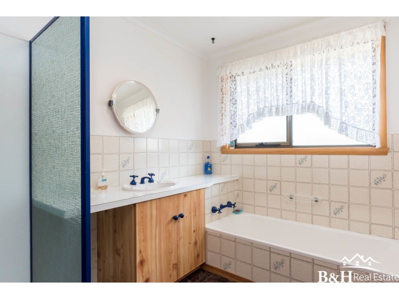 2 Ritchie Avenue, Downlands TAS 7320