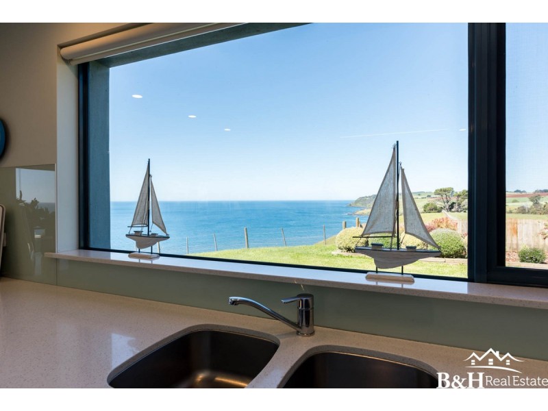 17328 Bass Highway, Boat Harbour TAS 7321