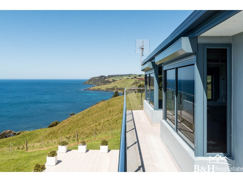 17328 Bass Highway, Boat Harbour TAS 7321