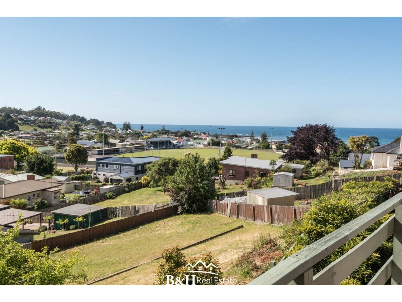 1/21 Quinn Street, Penguin TAS 7316