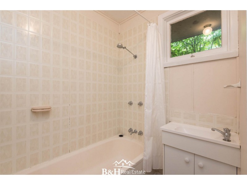 1/21 Quinn Street, Penguin TAS 7316