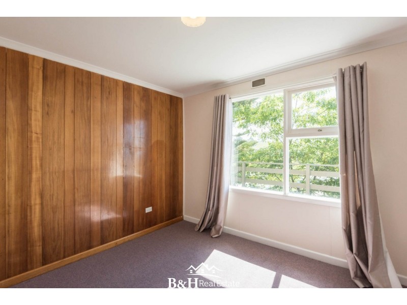 1/21 Quinn Street, Penguin TAS 7316