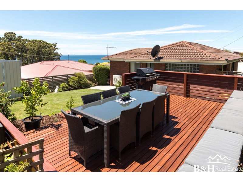 3/1 Long Street, Penguin TAS 7316